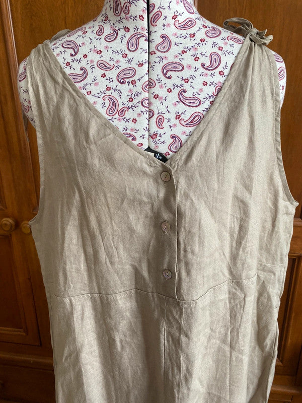 Lintico linen dress, tag detail