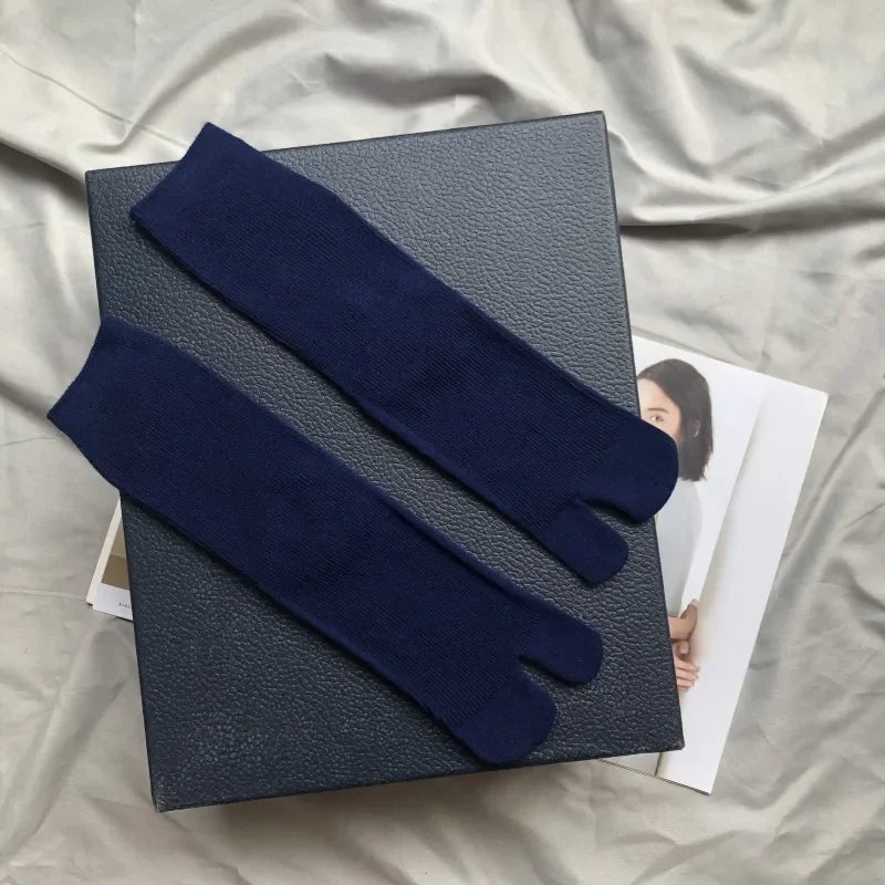 Rediscover Comfort, Balance & Style – Combed Cotton Tabi Socks That Honour Tradition and Redefine Everyday Wear