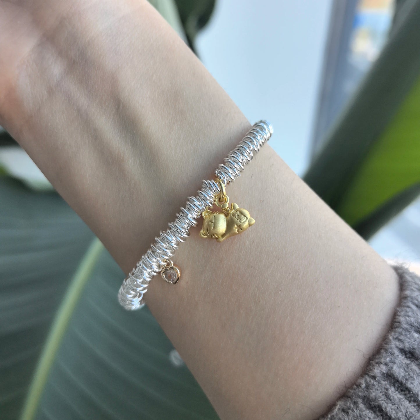 Where Nature Meets Grace – Sterling Silver Green Leaf Bracelet That Wraps the Wild Around Your Wrist
