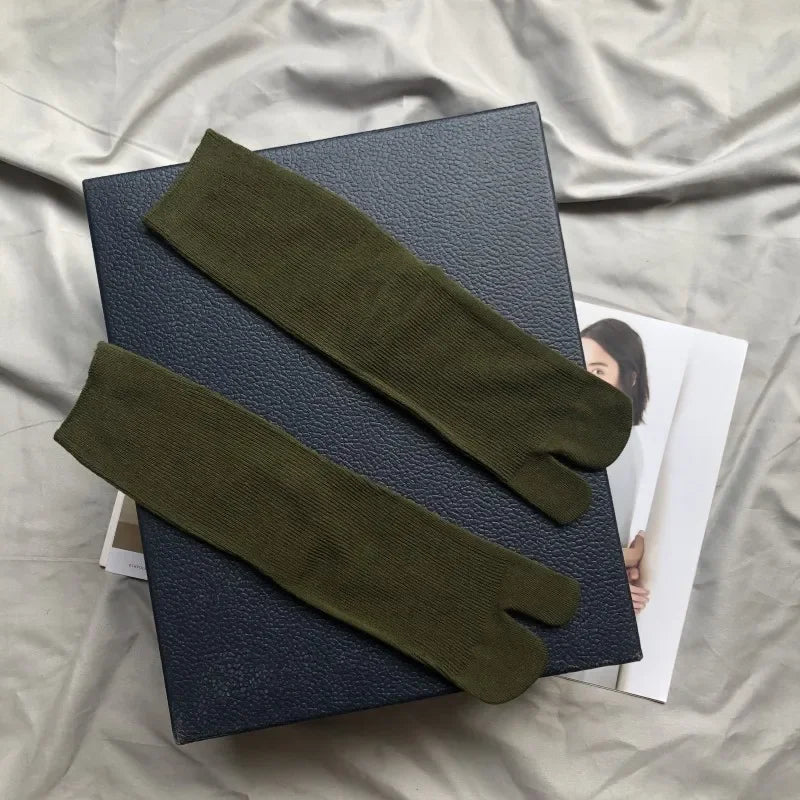 Rediscover Comfort, Balance & Style – Combed Cotton Tabi Socks That Honour Tradition and Redefine Everyday Wear