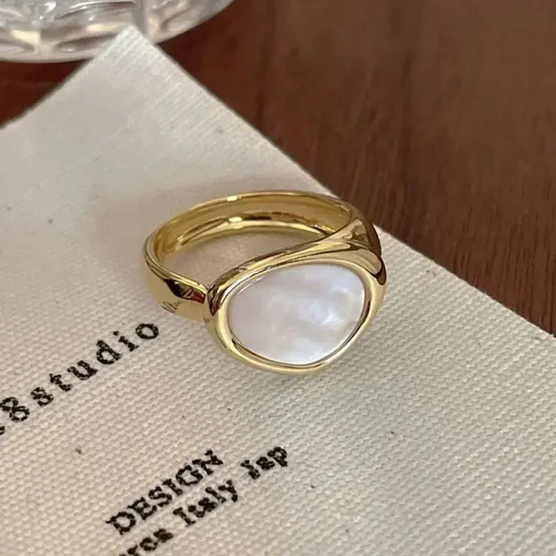 A Petal for Every Moment – Simple Daisy Ring That Blooms with Everyday Joy