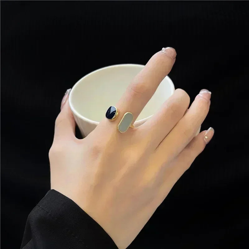 A Petal for Every Moment – Simple Daisy Ring That Blooms with Everyday Joy