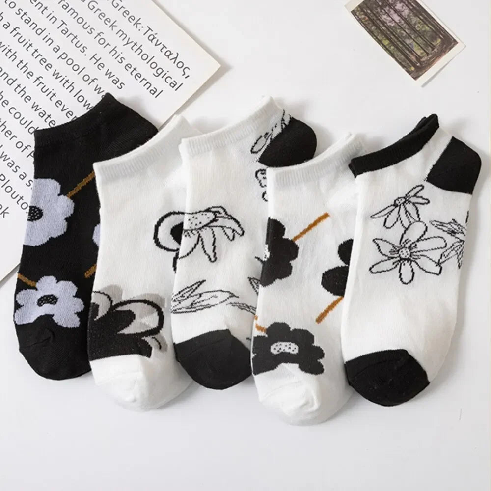 Avo-cuddle Your Toes – 5 Pairs of Kawaii Avocado Ankle Socks for Everyday Comfort & Cheer