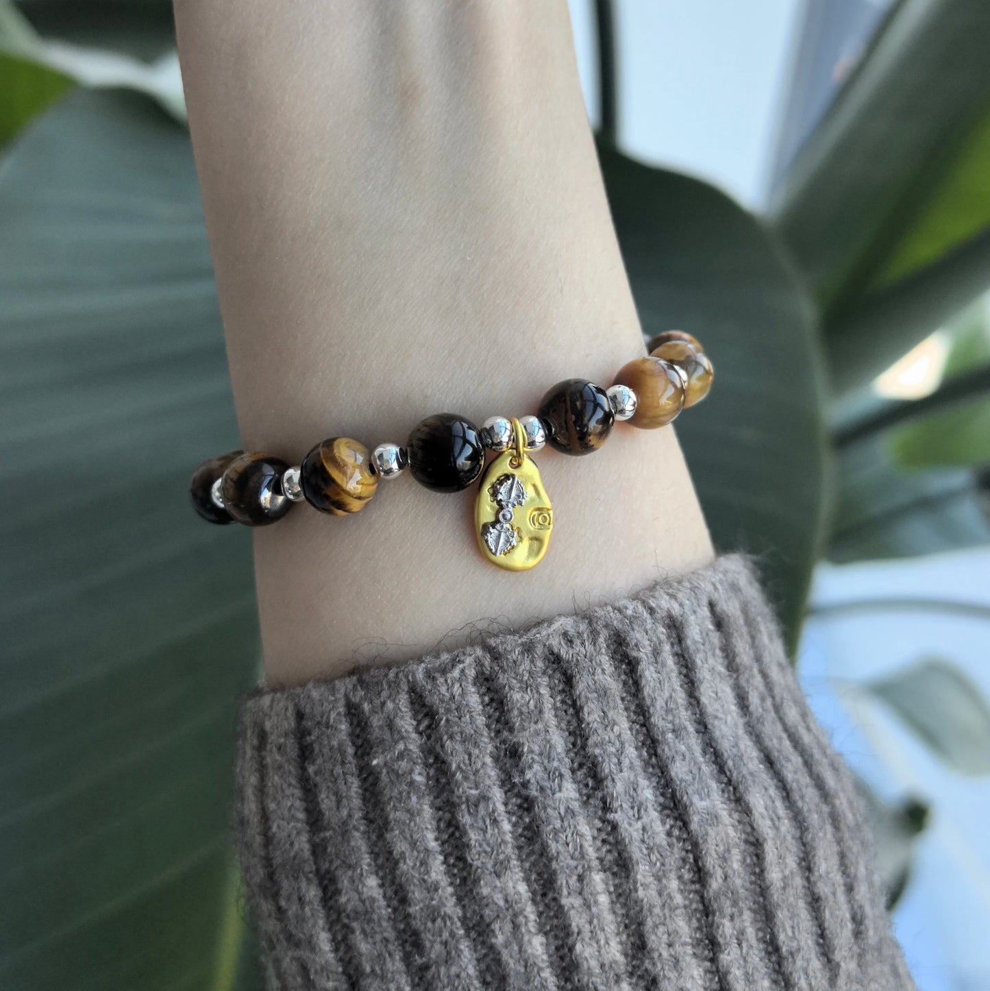Where Nature Meets Grace – Sterling Silver Green Leaf Bracelet That Wraps the Wild Around Your Wrist