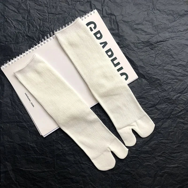 Rediscover Comfort, Balance & Style – Combed Cotton Tabi Socks That Honour Tradition and Redefine Everyday Wear
