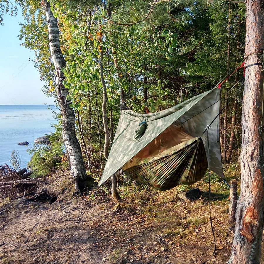 Shelter, Solitude, Survival – All-in-One Mosquito-Proof Camping Hammock with Rain Cover for the Wild at Heart