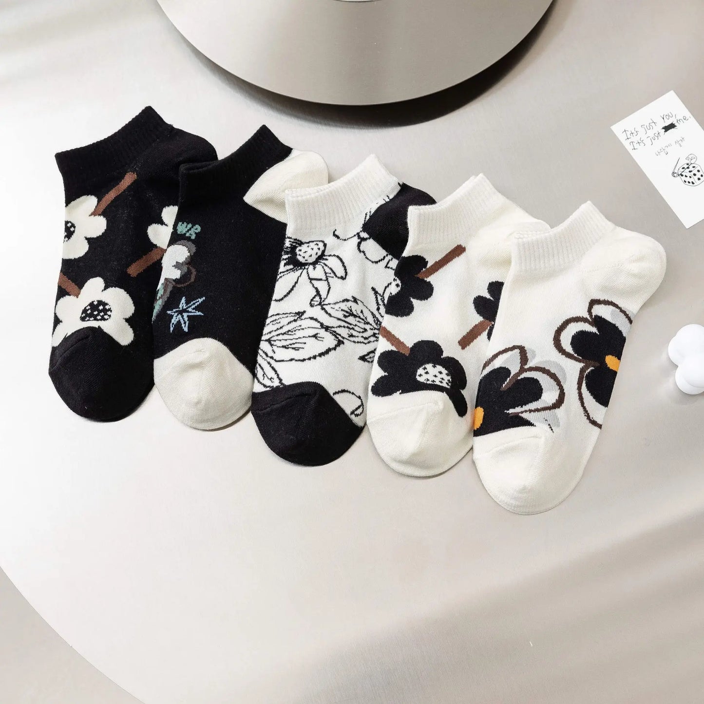 Avo-cuddle Your Toes – 5 Pairs of Kawaii Avocado Ankle Socks for Everyday Comfort & Cheer