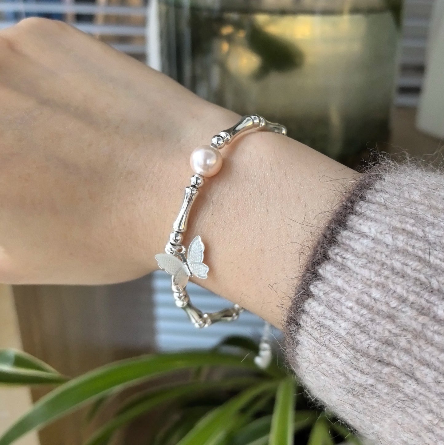 Where Nature Meets Grace – Sterling Silver Green Leaf Bracelet That Wraps the Wild Around Your Wrist