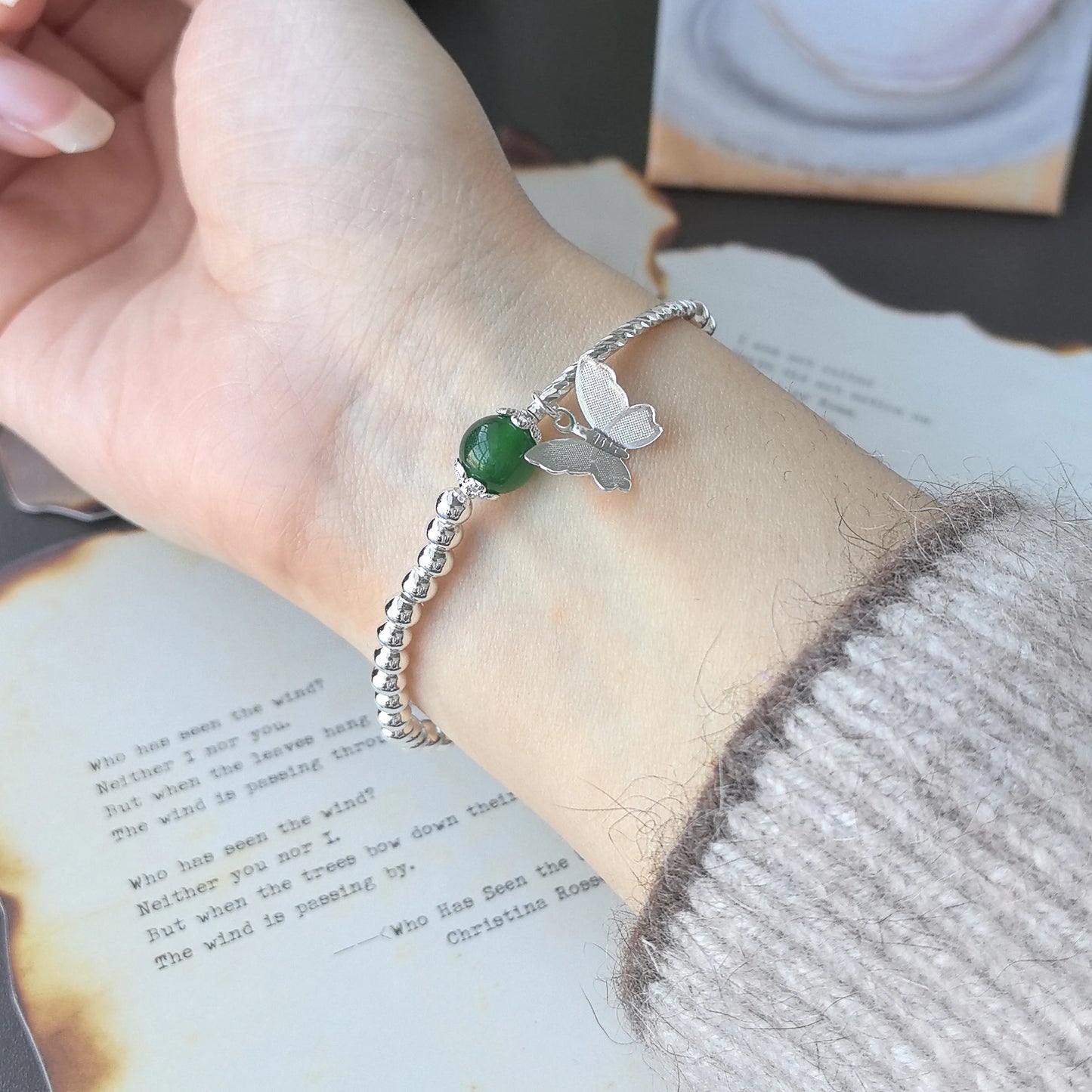 Where Nature Meets Grace – Sterling Silver Green Leaf Bracelet That Wraps the Wild Around Your Wrist
