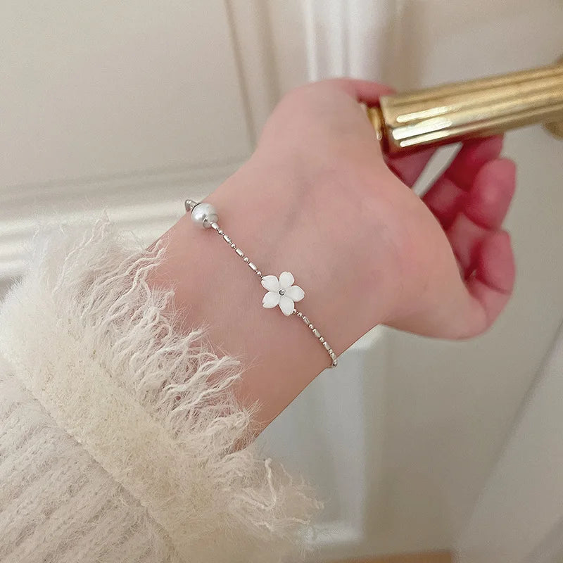 Where Nature Meets Grace – Sterling Silver Green Leaf Bracelet That Wraps the Wild Around Your Wrist