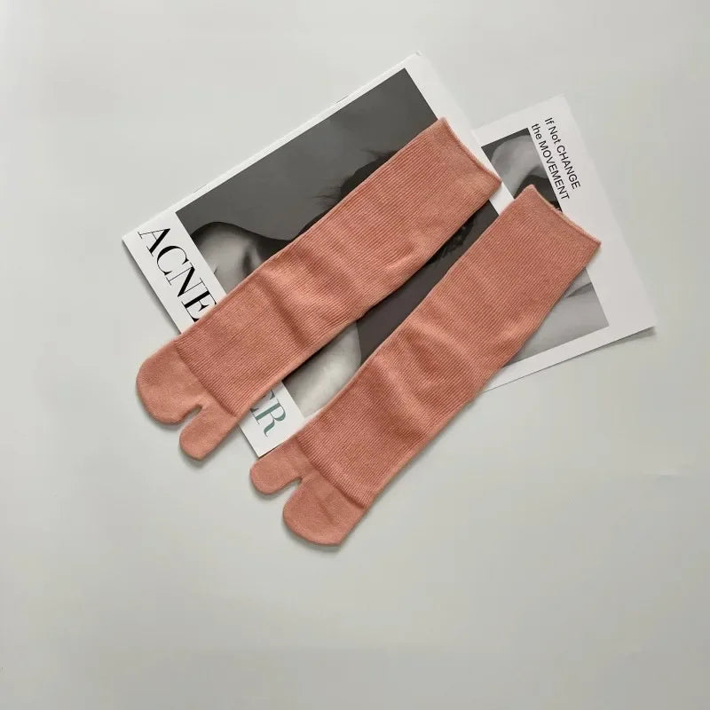 Rediscover Comfort, Balance & Style – Combed Cotton Tabi Socks That Honour Tradition and Redefine Everyday Wear