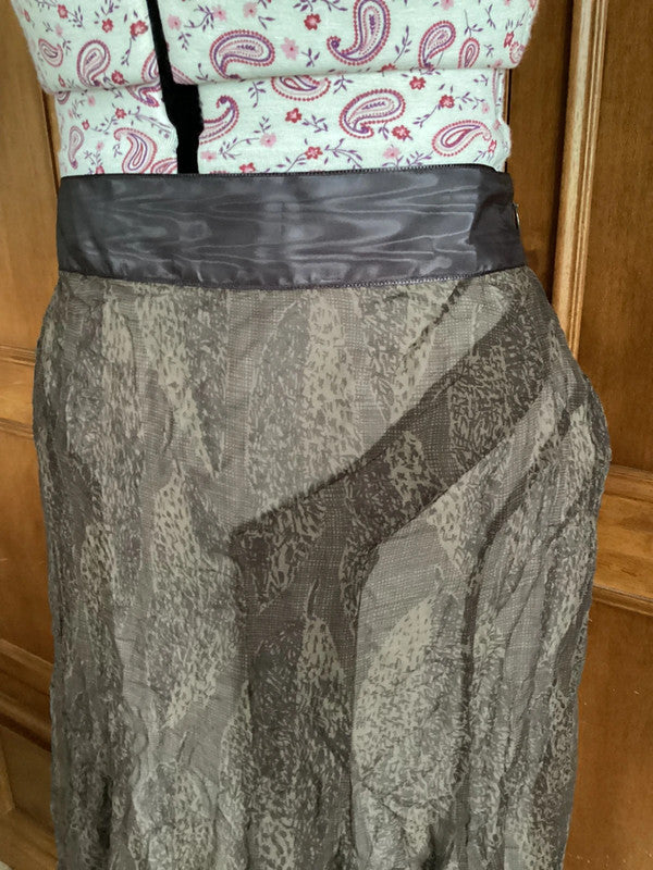 Nicole Farhi silk skirt, texture close-up