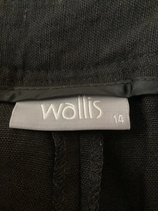 Wallis three quarter leg trousers