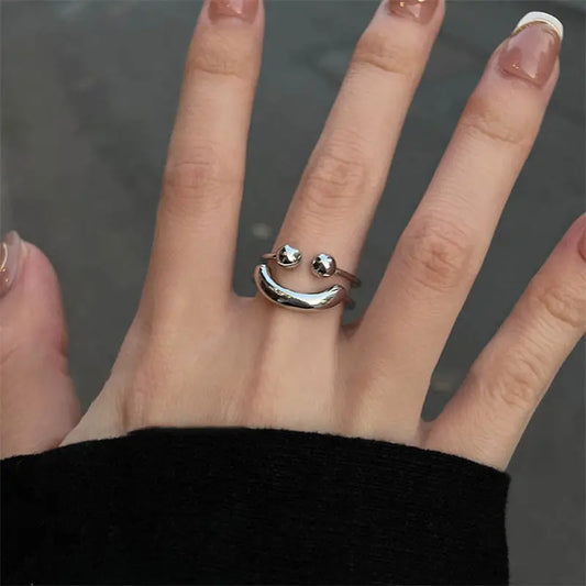 Wear a Smile That Stays – Adjustable Silver Y2K Ring That Radiates Everyday Joy