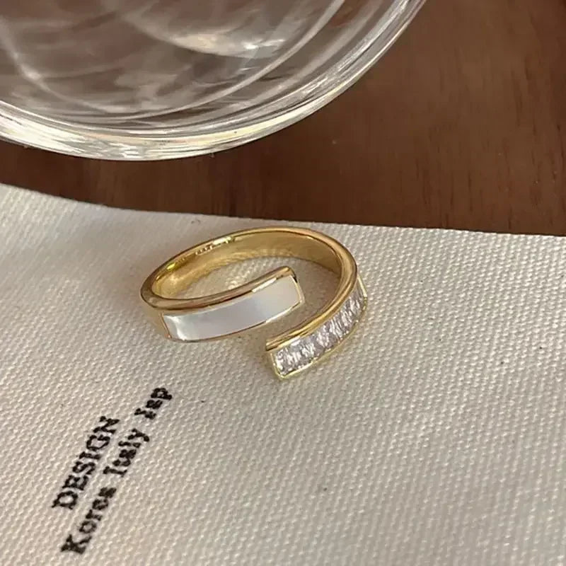 A Petal for Every Moment – Simple Daisy Ring That Blooms with Everyday Joy